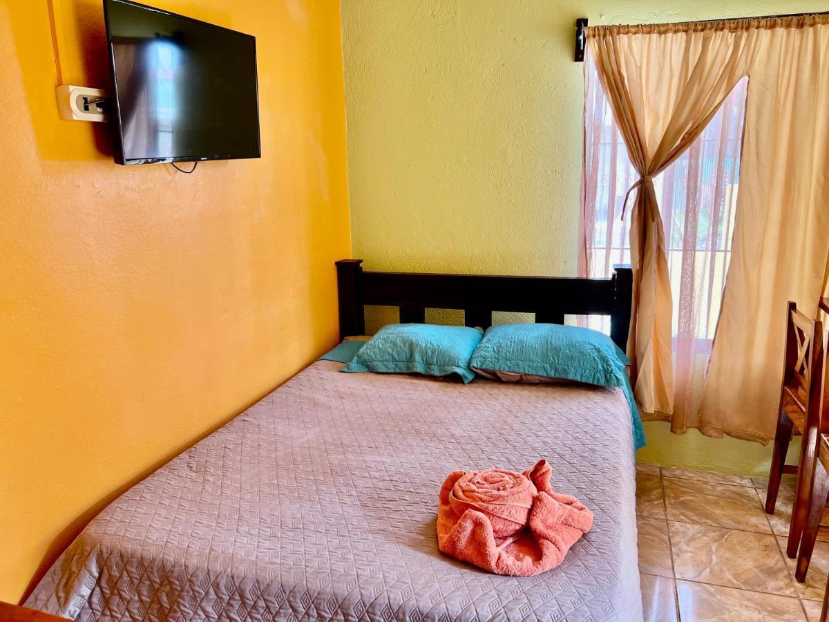 Apartamentos M&M La Fortuna ภายนอก รูปภาพ